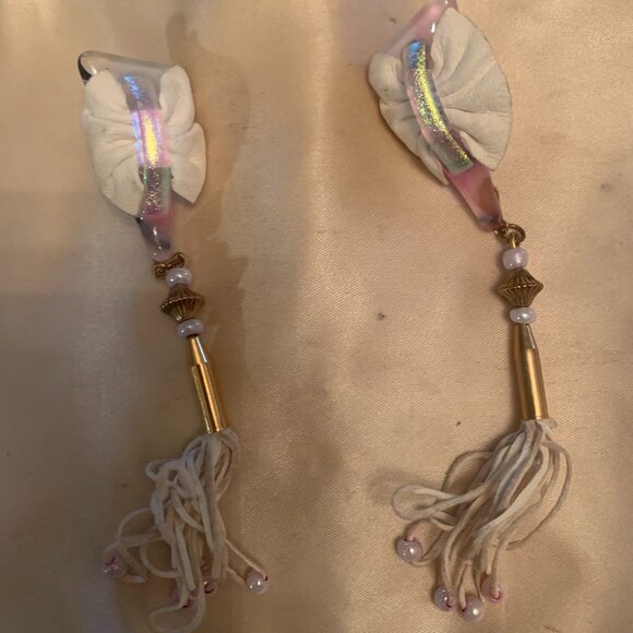 Earrings - Picture 1 of 2